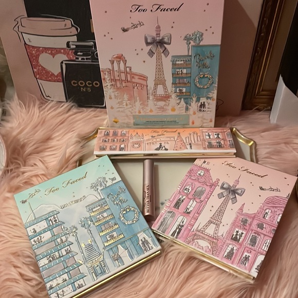 Too Faced Christmas 🎄 In The City Limited Edition Makeup 💄 Collection.NIB.FIRM - Picture 13 of 16